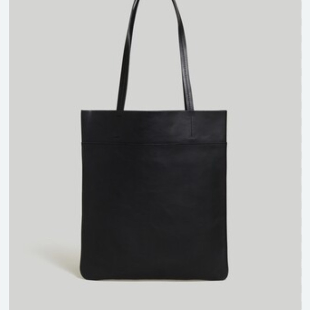 Madewell The Magazine Tote Bag in Leather - Picture 5 of 5